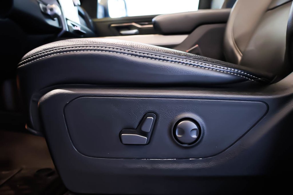 2022 Ram 1500 SPORT + 4X4 + CREW CAB + NIGHT EDITION + V8 HEMI in Terrebonne, Quebec - 13 - w1024h768px