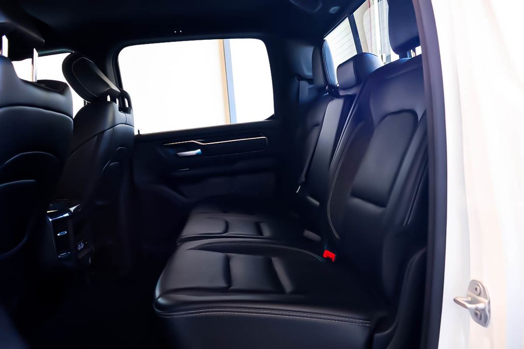 Ram 1500 SPORT + 4X4 + CREW CAB + NIGHT EDITION + V8 HEMI 2022 à Terrebonne, Québec - 27 - w1024h768px