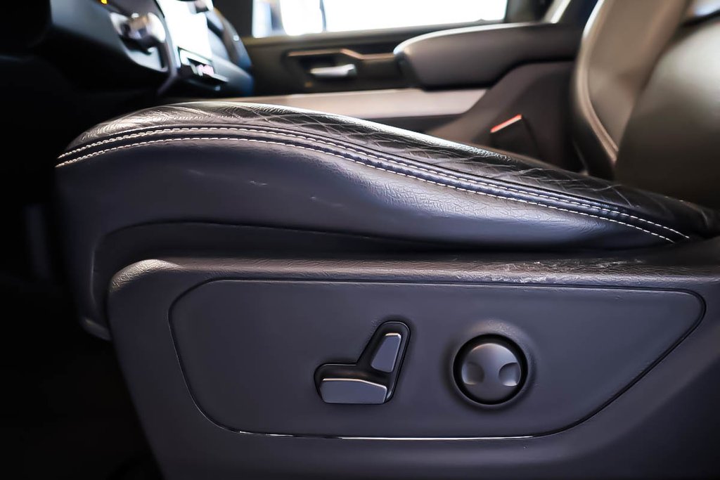 Ram 1500 SPORT + 4X4 + CREW CAB + NIGHT EDITION + V8 HEMI 2022 à Terrebonne, Québec - 11 - w1024h768px