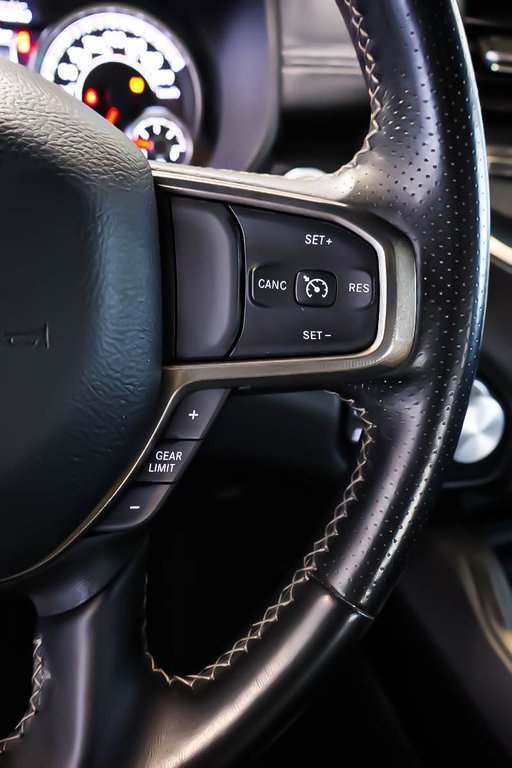 Ram 1500 SPORT + 4X4 + CREW CAB + NIGHT EDITION + V8 HEMI 2022 à Terrebonne, Québec - 17 - w1024h768px