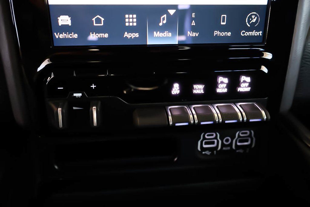 Ram 1500 SPORT + 4X4 + CREW CAB + NIGHT EDITION + V8 HEMI 2022 à Terrebonne, Québec - 23 - w1024h768px