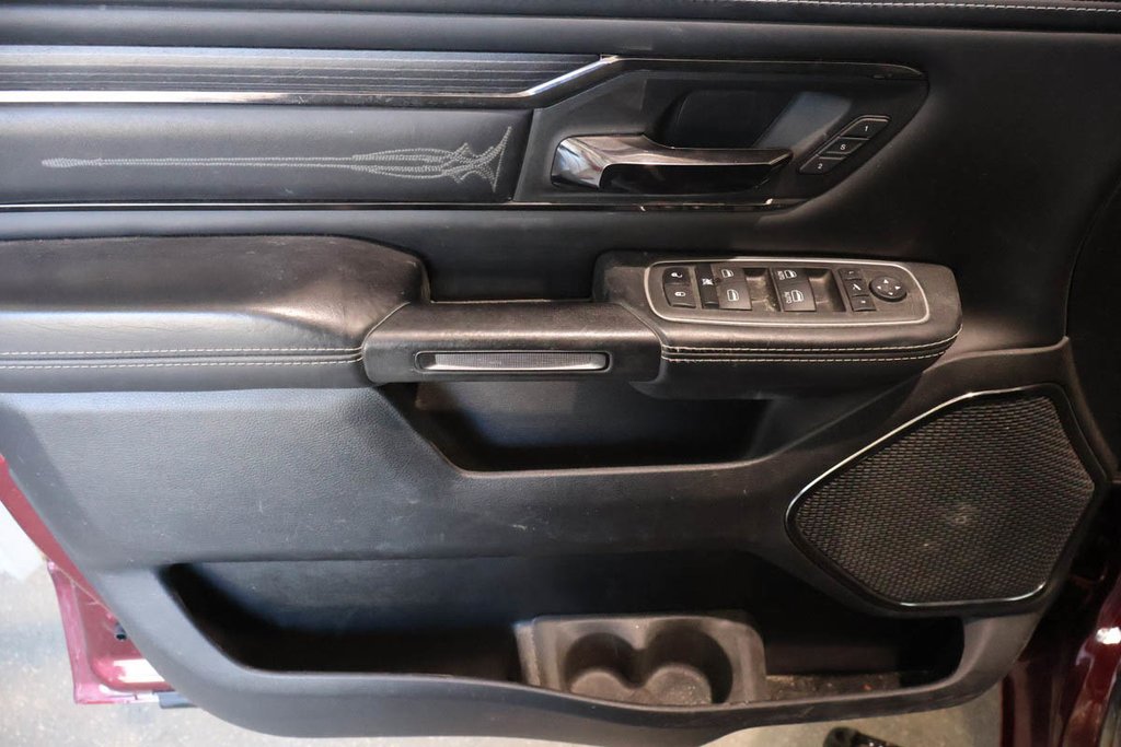 Ram 1500 LIMITED + 4X4 + CREW CAB + V8 HEMI 5.7L + CUIR 2022 à Terrebonne, Québec - 26 - w1024h768px