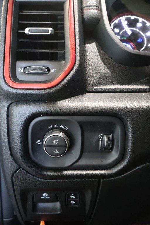 2022 Ram 1500 REBEL + 4X4 + CREW CAB + ECODIESEL in Terrebonne, Quebec - 25 - w1024h768px