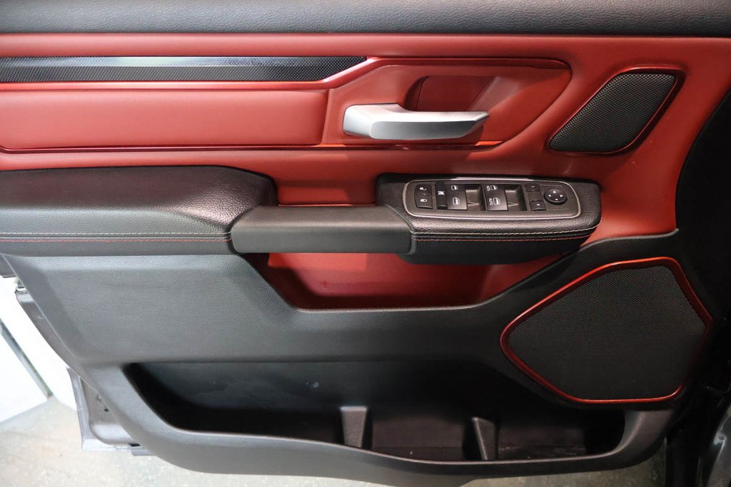 2022 Ram 1500 REBEL + 4X4 + CREW CAB + ECODIESEL in Terrebonne, Quebec - 26 - w1024h768px