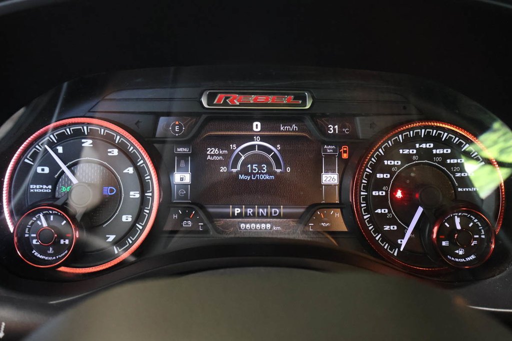 2022 Ram 1500 REBEL + 4X4 + CREW CAB + EQUIPEMENT NIVEAU 2 in Terrebonne, Quebec - 18 - w1024h768px