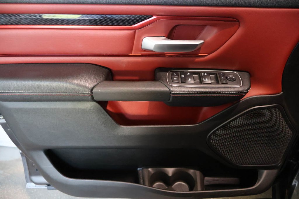 2022 Ram 1500 REBEL + 4X4 + CREW CAB + EQUIPEMENT NIVEAU 2 in Terrebonne, Quebec - 27 - w1024h768px