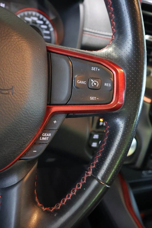 2022 Ram 1500 REBEL + 4X4 + CREW CAB + EQUIPEMENT NIVEAU 2 in Terrebonne, Quebec - 17 - w1024h768px