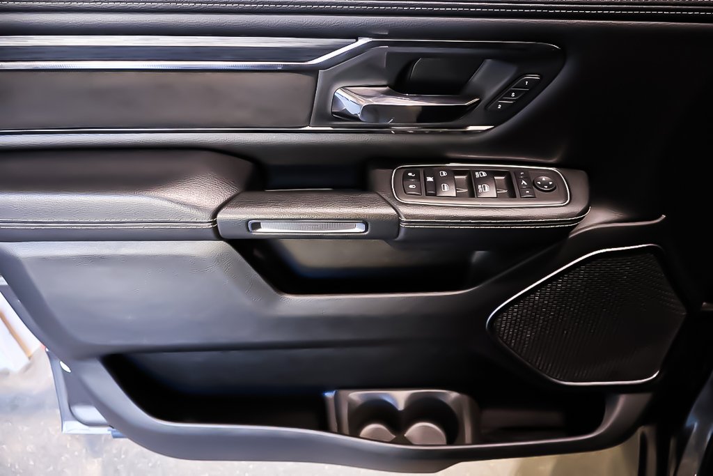 Ram 1500 SPORT GT + 4X4 + CREW CAB + V8 HEMI 5.7L 2023 à Terrebonne, Québec - 27 - w1024h768px