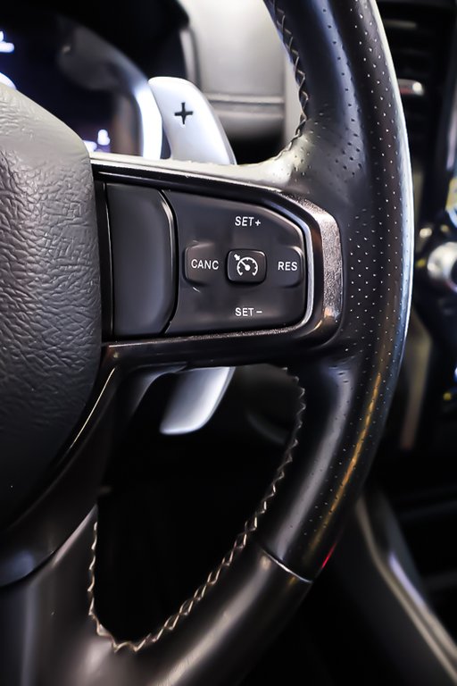 Ram 1500 SPORT GT + 4X4 + CREW CAB + V8 HEMI 5.7L 2023 à Terrebonne, Québec - 17 - w1024h768px