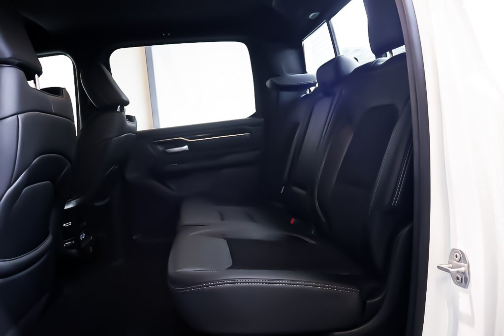 Ram 1500 SPORT 4X4 + CREW CAB + V8 HEMI 5.7L 2023 à Terrebonne, Québec - 29 - w1024h768px