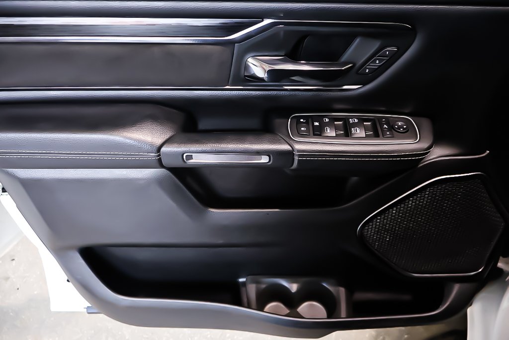 Ram 1500 SPORT GT + 4X4 + CREW CAB + V8 HEMI 5.7L 2023 à Terrebonne, Québec - 29 - w1024h768px