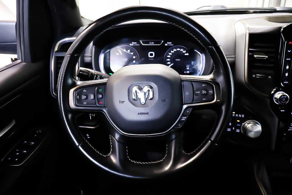 2023 Ram 1500 SPORT + 4X4 CREW CAB + V8 HEMI 5.7L in Terrebonne, Quebec - 11 - w1024h768px