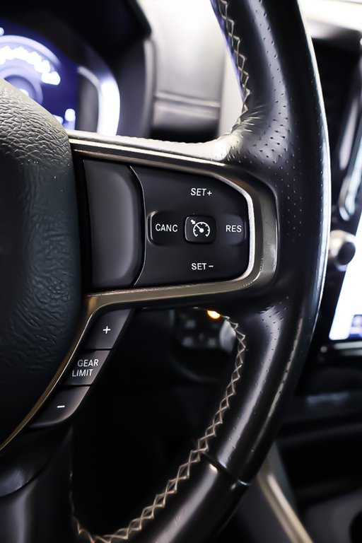 2023 Ram 1500 SPORT + 4X4 CREW CAB + V8 HEMI 5.7L in Terrebonne, Quebec - 13 - w1024h768px
