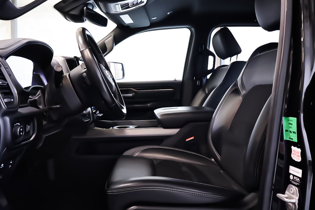 2023 Ram 1500 SPORT + 4X4 CREW CAB + V8 HEMI 5.7L in Terrebonne, Quebec - 8 - w1024h768px