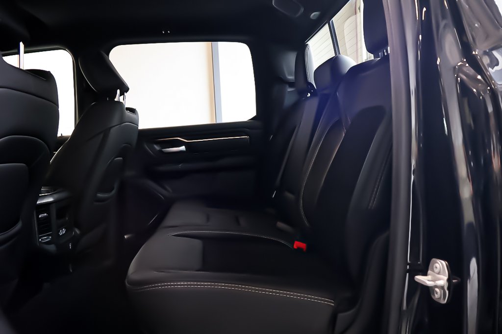 2023 Ram 1500 SPORT + 4X4 CREW CAB + V8 HEMI 5.7L in Terrebonne, Quebec - 22 - w1024h768px