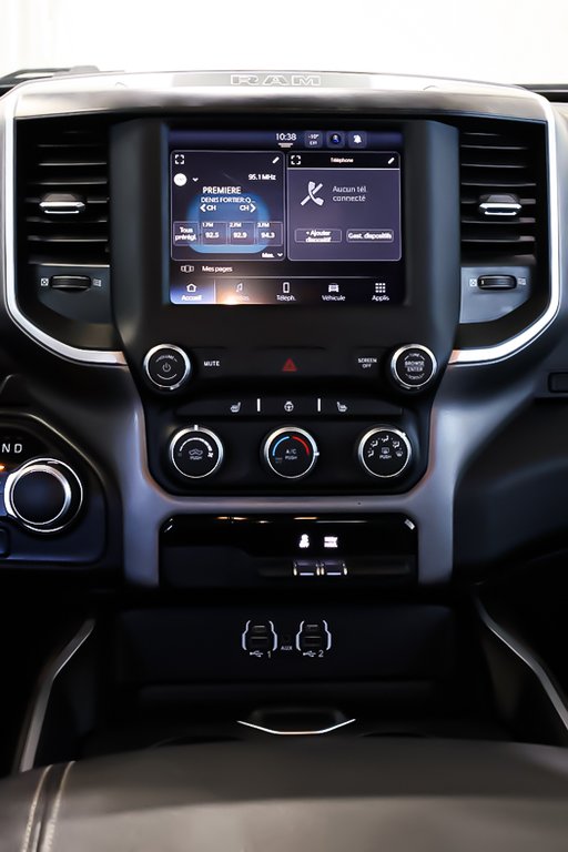 Ram 1500 BIG HORN + CREW CAB + 4X4 + ALLURE SPORT 2023 à Terrebonne, Québec - 27 - w1024h768px