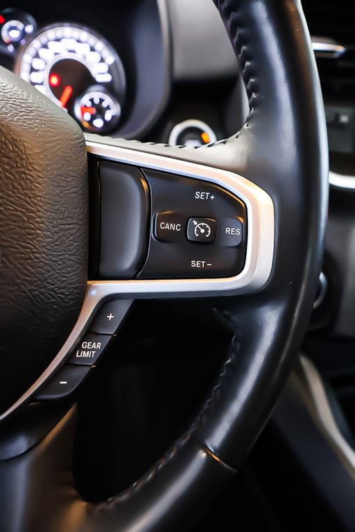 Ram 1500 BIG HORN + CREW CAB + 4X4 + ALLURE SPORT 2023 à Terrebonne, Québec - 24 - w1024h768px