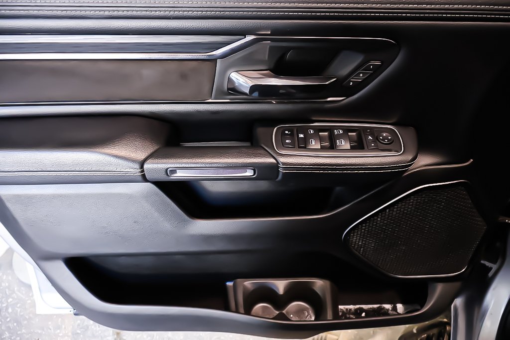 Ram 1500 SPORT GT + 4X4 + CREW CAB + V8 HEMI 5.7L 2023 à Terrebonne, Québec - 29 - w1024h768px