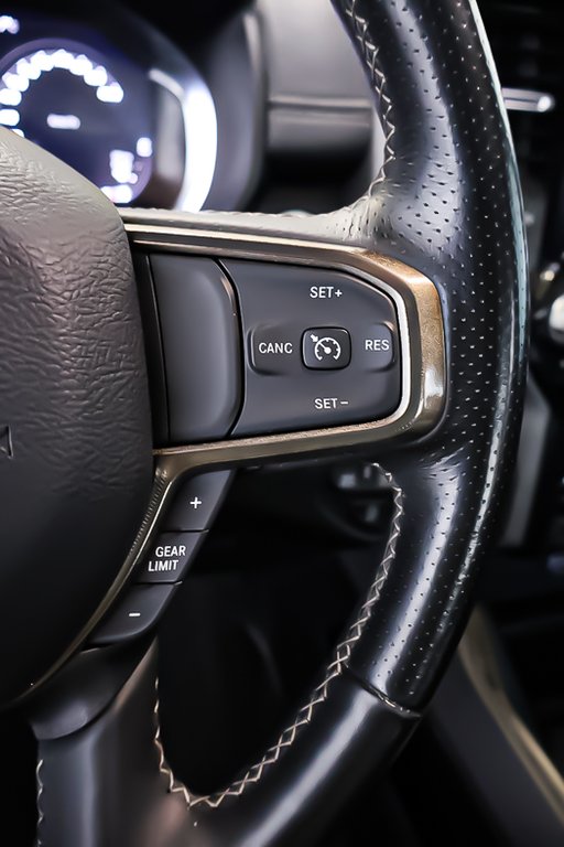 2023 Ram 1500 SPORT + 4X4 CREW CAB + NIGHT EDITION in Terrebonne, Quebec - 18 - w1024h768px