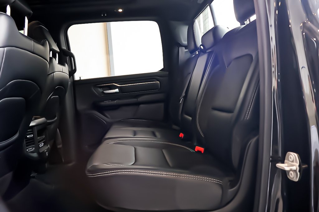 2023 Ram 1500 SPORT + 4X4 CREW CAB + NIGHT EDITION in Terrebonne, Quebec - 30 - w1024h768px