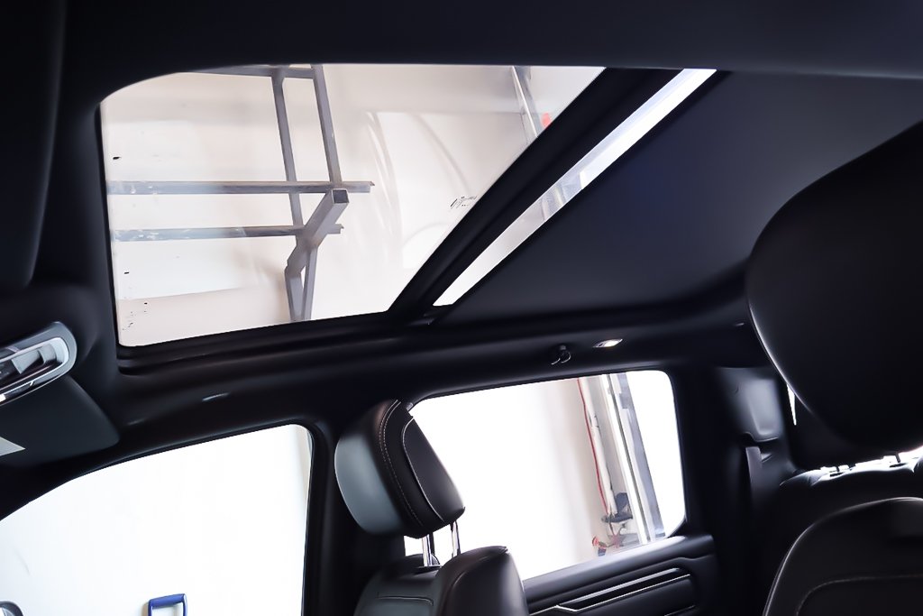 2023 Ram 1500 SPORT + 4X4 CREW CAB + NIGHT EDITION in Terrebonne, Quebec - 11 - w1024h768px