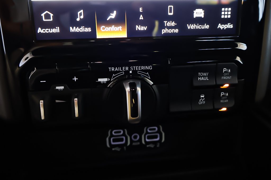 Ram 1500 SPORT + 4X4 + EDITION NUIT + V8 HEMI + CREW CAB + 2024 à Terrebonne, Québec - 25 - w1024h768px