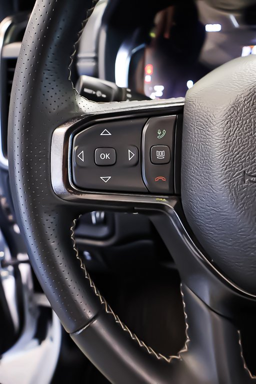 Ram 1500 SPORT + 4X4 + EDITION NUIT + V8 HEMI + CREW CAB + 2024 à Terrebonne, Québec - 15 - w1024h768px