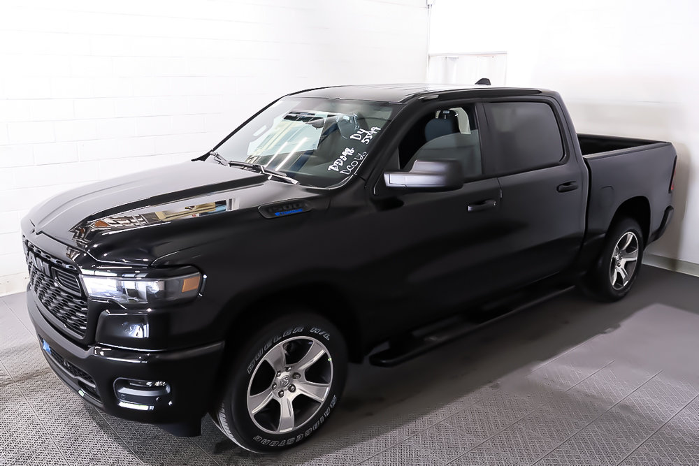 2025 Ram 1500 TRADESMAN in Terrebonne, Quebec - 3 - w1024h768px