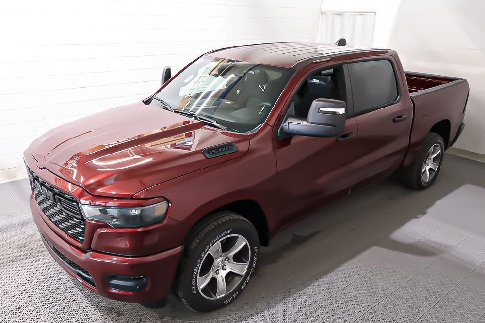 2025 Ram 1500 TRADESMAN in Terrebonne, Quebec - 3 - w1024h768px