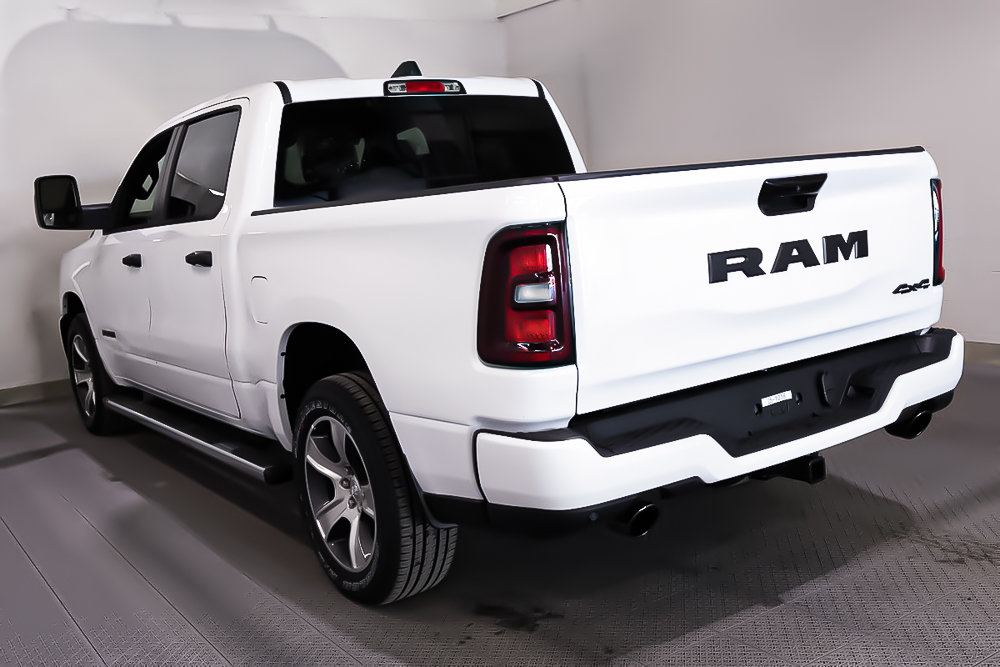 2025 Ram 1500 TRADESMAN in Terrebonne, Quebec - 4 - w1024h768px