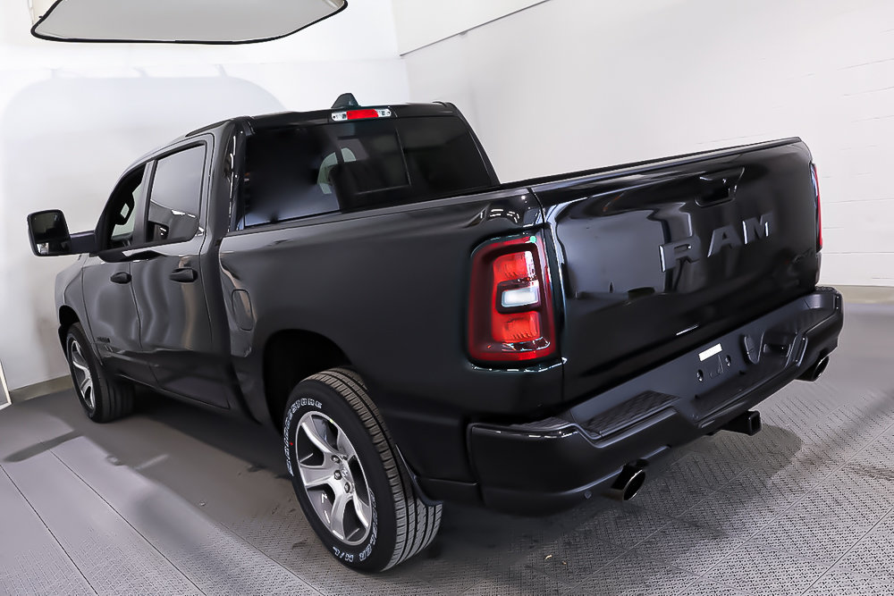 2025 Ram 1500 TRADESMAN in Terrebonne, Quebec - 4 - w1024h768px