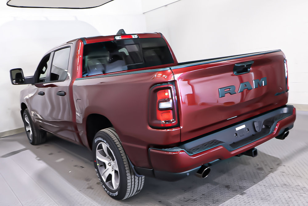 2025 Ram 1500 TRADESMAN in Terrebonne, Quebec - 4 - w1024h768px