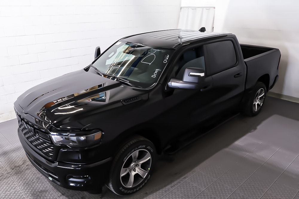 2025 Ram 1500 TRADESMAN in Terrebonne, Quebec - 3 - w1024h768px