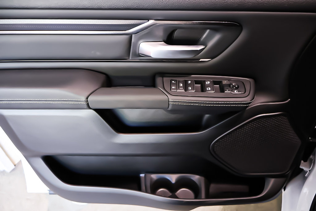 2025 Ram 1500 SPORT in Terrebonne, Quebec - 16 - w1024h768px
