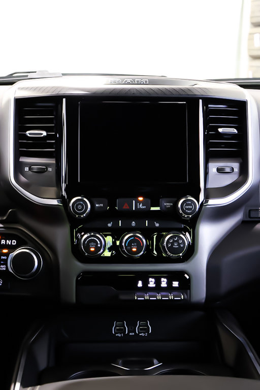 2025 Ram 1500 BIG HORN in Terrebonne, Quebec - 16 - w1024h768px