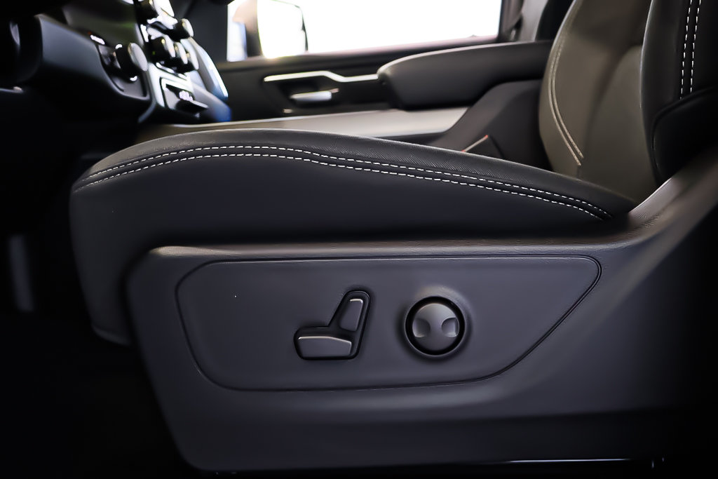 2025 Ram 1500 BIG HORN in Terrebonne, Quebec - 9 - w1024h768px