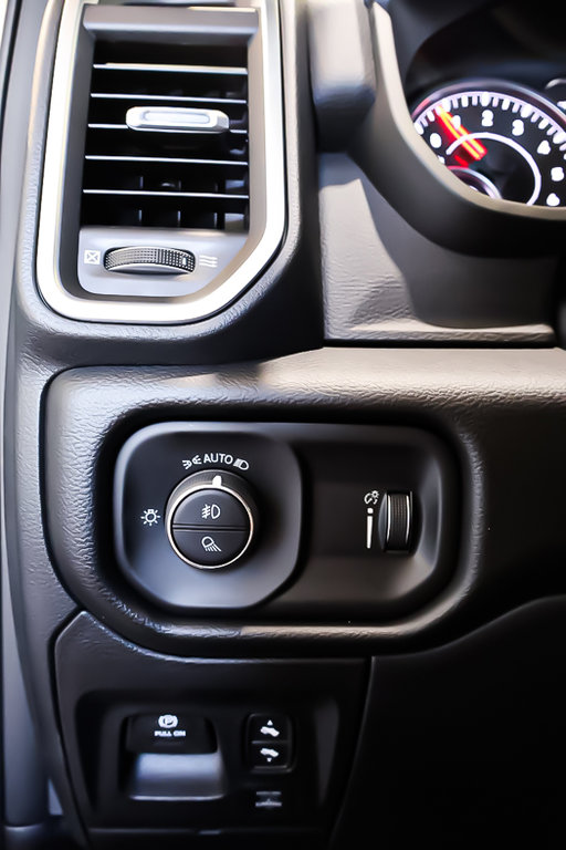 2025 Ram 1500 BIG HORN in Terrebonne, Quebec - 18 - w1024h768px