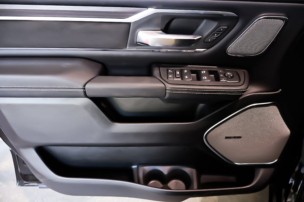 2025 Ram 1500 LARAMIE in Terrebonne, Quebec - 19 - w1024h768px
