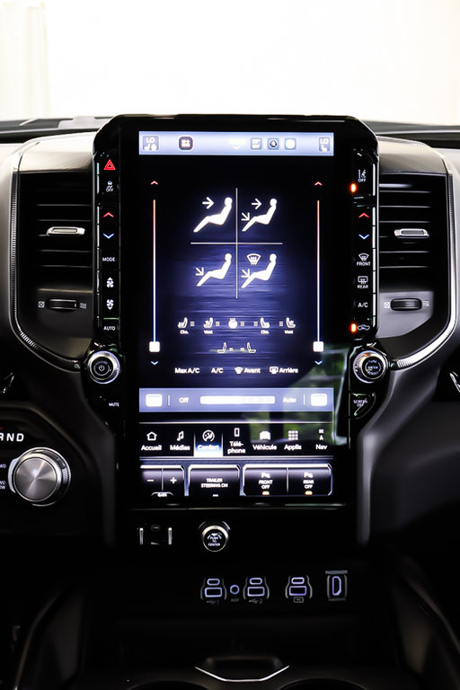 2025 Ram 1500 SPORT in Terrebonne, Quebec - 16 - w1024h768px