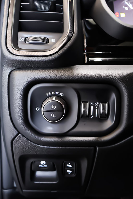 2025 Ram 1500 SPORT in Terrebonne, Quebec - 20 - w1024h768px
