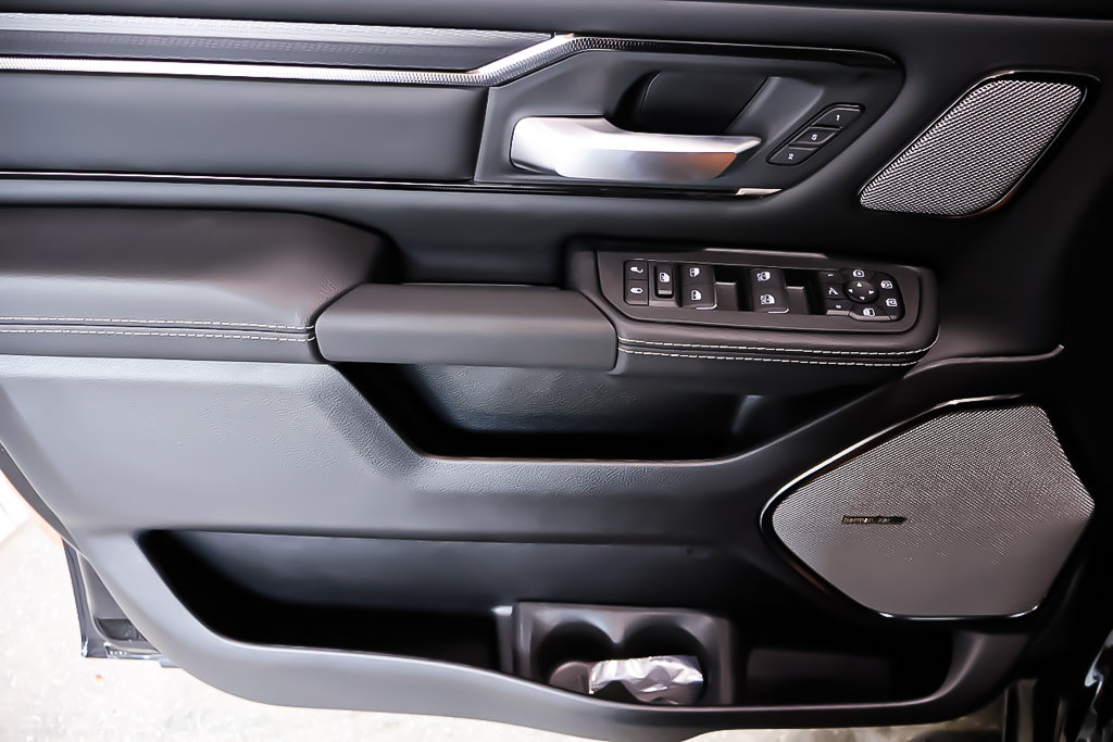 2025 Ram 1500 SPORT in Terrebonne, Quebec - 21 - w1024h768px
