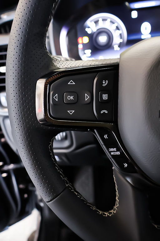 2025 Ram 1500 SPORT in Terrebonne, Quebec - 12 - w1024h768px