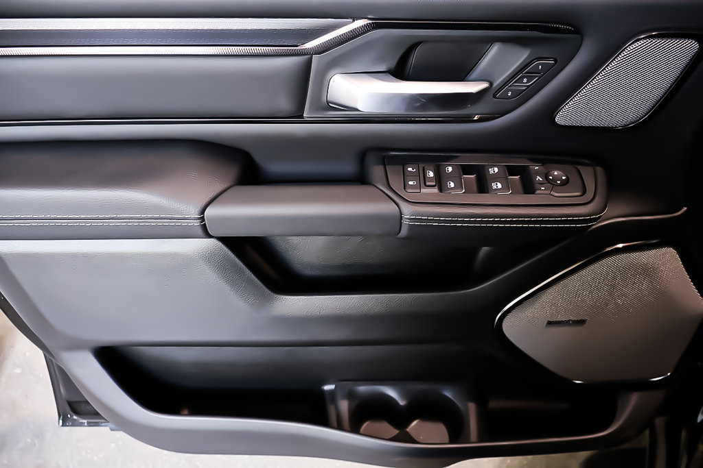 2025 Ram 1500 SPORT in Terrebonne, Quebec - 21 - w1024h768px