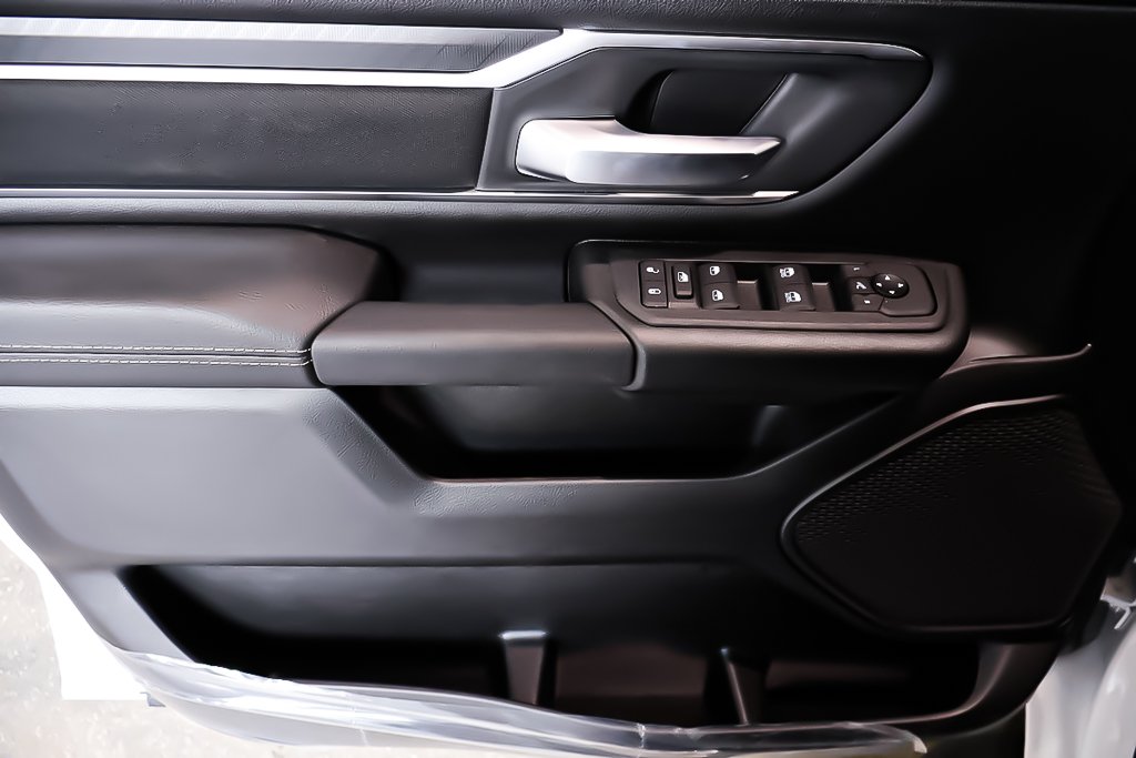 2025 Ram 1500 BIG HORN in Terrebonne, Quebec - 21 - w1024h768px