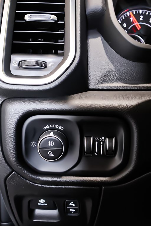 2025 Ram 1500 BIG HORN in Terrebonne, Quebec - 20 - w1024h768px