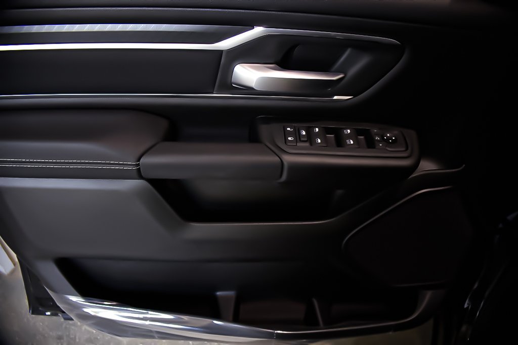 2025 Ram 1500 BIG HORN in Terrebonne, Quebec - 18 - w1024h768px