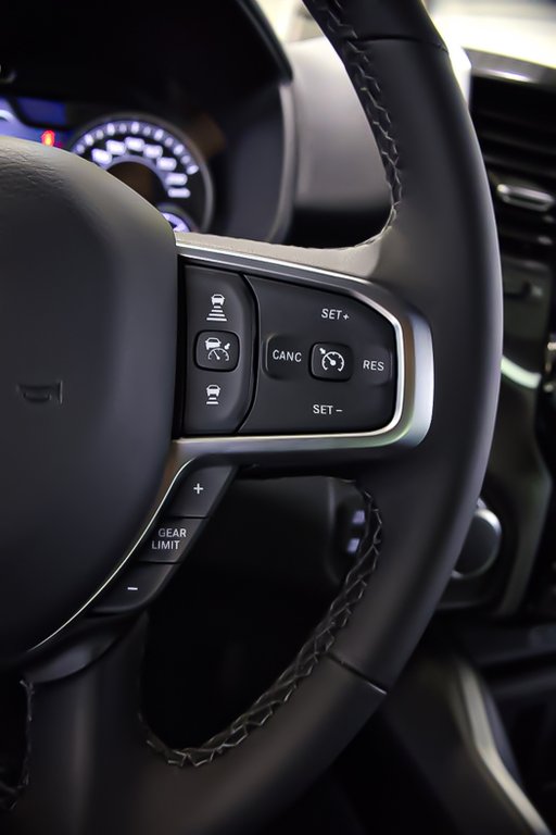 2025 Ram 1500 BIG HORN in Terrebonne, Quebec - 14 - w1024h768px