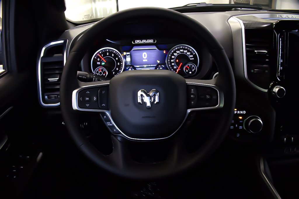 2025 Ram 1500 BIG HORN in Terrebonne, Quebec - 12 - w1024h768px
