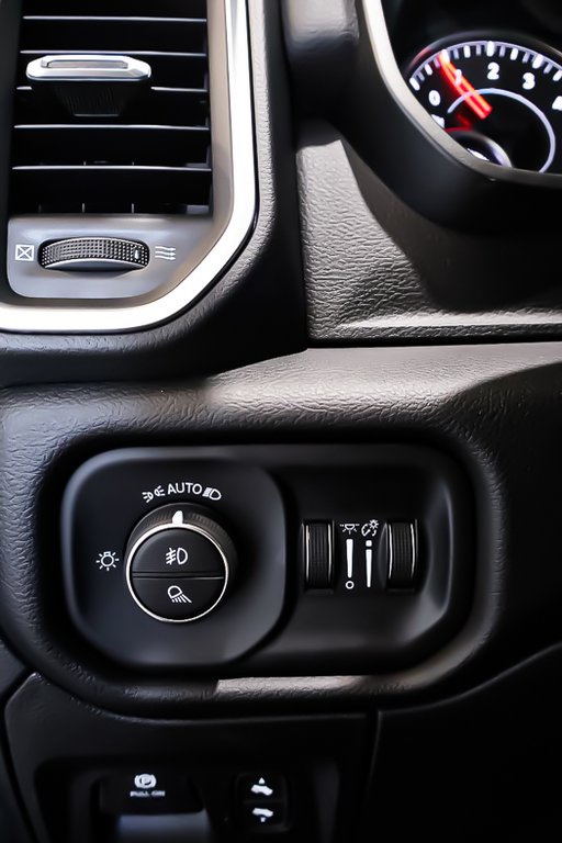2025 Ram 1500 BIG HORN in Terrebonne, Quebec - 19 - w1024h768px