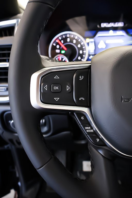 Ram 1500 BIG HORN 2025 à Terrebonne, Québec - 12 - w1024h768px